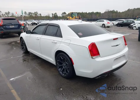 2019 Chrysler 300 Touring z USA, uszkodzony, nr VIN 2C3CCAAG3KH613447